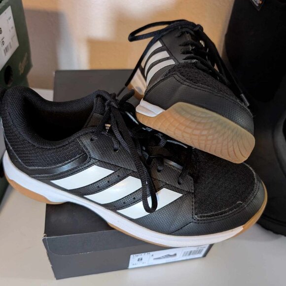 Adidas Ligra 7 (size 8) - Picture 3 of 3